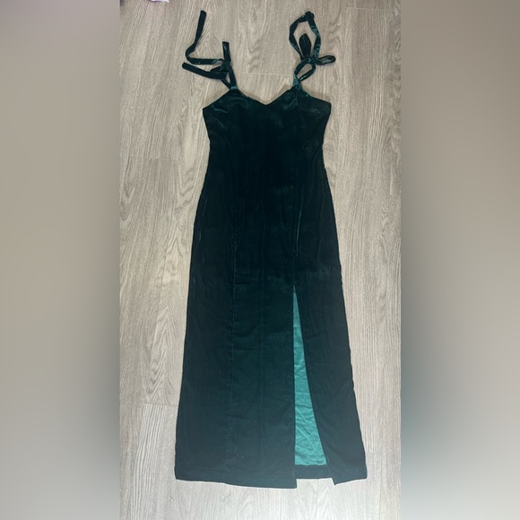NWT J.O.A Velvet Emerald Green Dress Size M - Picture 10 of 11